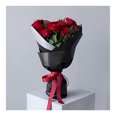 12 Red Roses 
