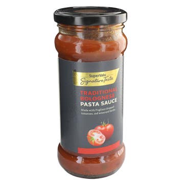 SuperValu Signature Tastes Traditional Bolognese Pasta Sauce 350g [Non Halal] [Contains Pork] - Available at Alosra Online Supermarket