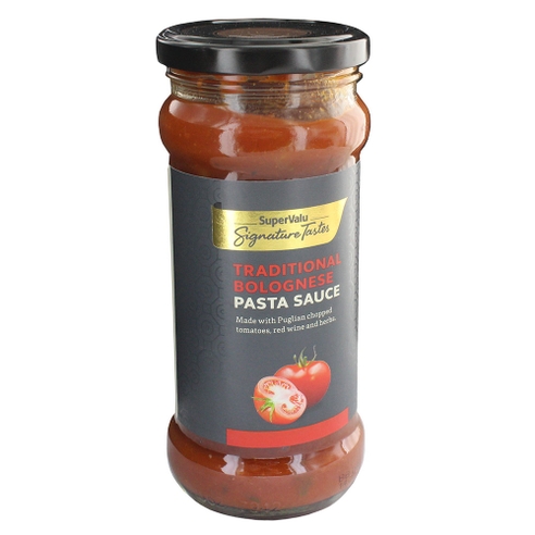 SuperValu Signature Tastes Traditional Bolognese Pasta Sauce 350g [Non Halal] [Contains Pork] - Available at Alosra Online Supermarket
