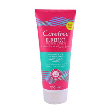 Carefree Duo Effect With Green Tea & Aloe Vera Intimate Hygiene Wash 200ml - Available at Alosra Online Supermarket