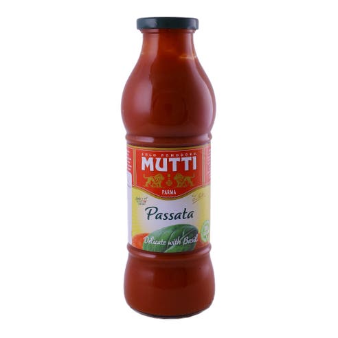 Mutti Passata Delicate With Basil Tomato Puree 700g 