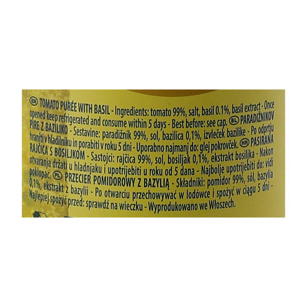 Mutti Passata Delicate With Basil Tomato Puree 700g right side image