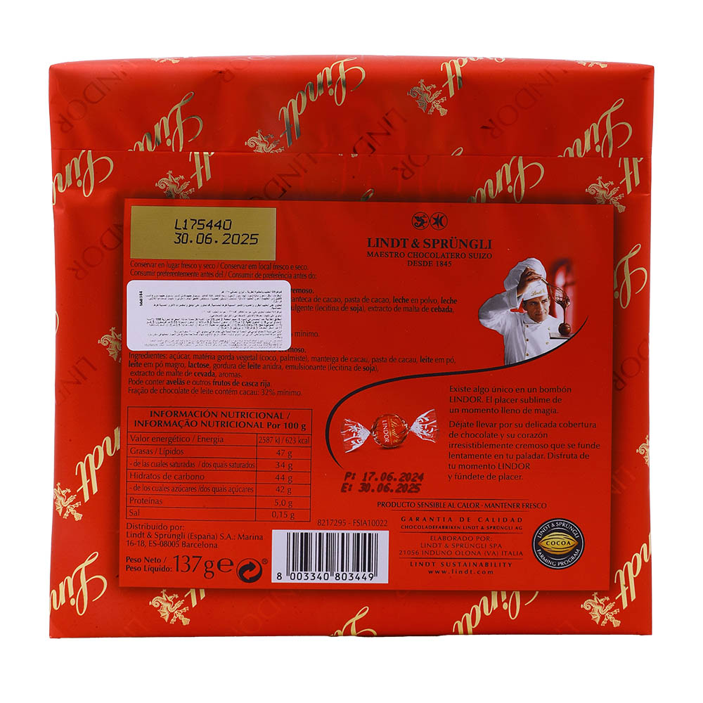 Lindt Lindor Milk Chocolate Giftbox 137g back image