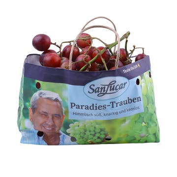 Sanlucar Red Seedless Grapes [Per Kg]